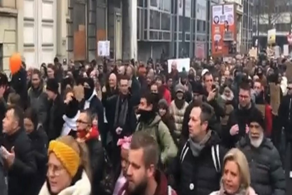 Διαδήλωση στις Βρυξέλλες κατά του κλεισίματος θεάτρων και κινηματογράφων