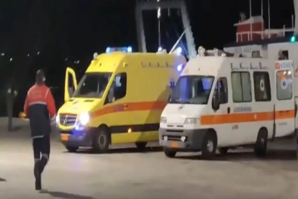 Ναυάγιο με μετανάστες ανοιχτά της Πάρου – Βρέθηκαν 6 νεκροί στη θάλασσα – Έχουν διασωθεί δεκάδες άτομα (pics& vid)