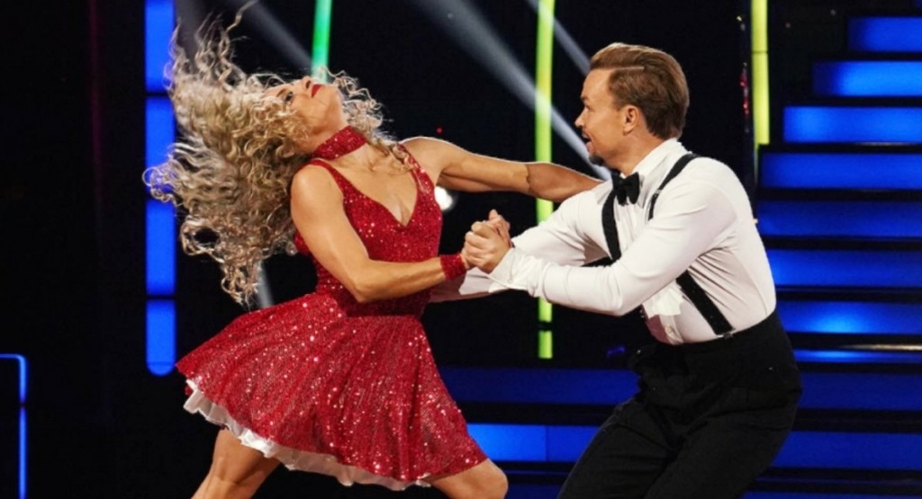 Η Βασιλική Μιλλούση “έλαμψε” στη σκηνή του DWTS