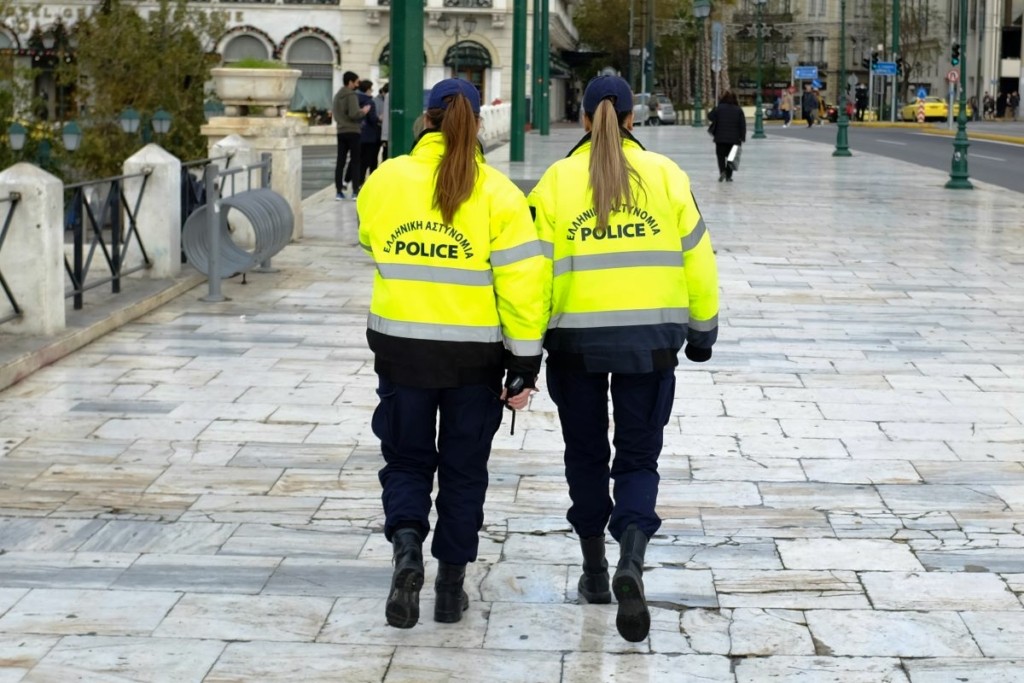 “Σαφάρι” ελέγχων από την ΕΛΑΣ – 7 συλλήψεις, αναστολή λειτουργίας μαγαζιών και 458 πρόστιμα για μη χρήση μάσκας
