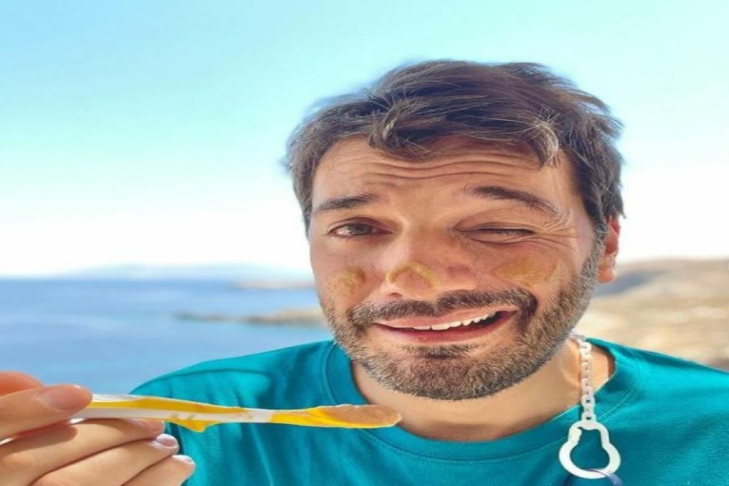 H γλυκιά φωτογραφία του Παναγιώτη Χατζηδάκη με τον γιο του