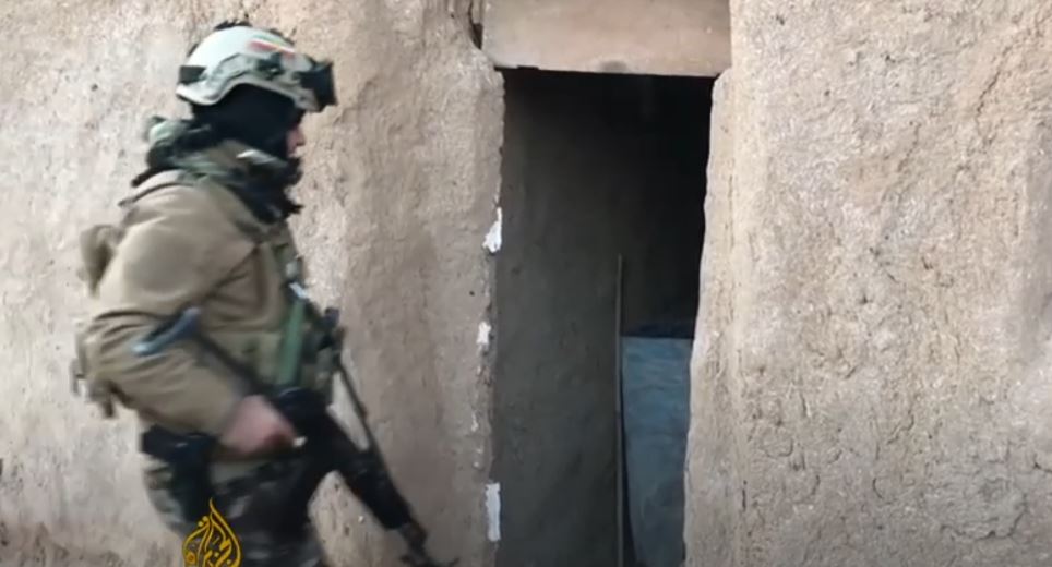 Καταζητούμενος σε κατάσταση αμόκ σκότωσε δώδεκα άτομα της οικογένειάς του