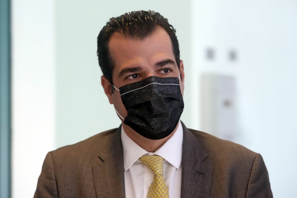 Επίσκεψη Πλεύρη στην Θεσσαλονίκη – “Μέτρα μόνο για τους ανεμβολίαστους – Δεν επιστρέφουν οι ανεμβολίαστοι υγειονομικοί”