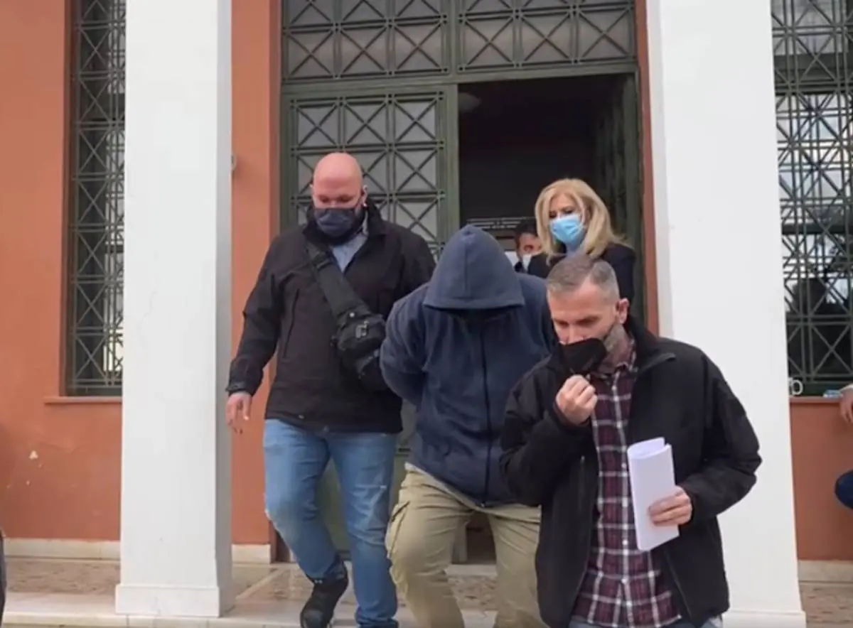 Οργή προκαλεί ο γυναικοκτόνος της Αλεξανδρούπολης – “Τη χτύπησα γιατί άργησε να μου ετοιμάσει το φαγητό”