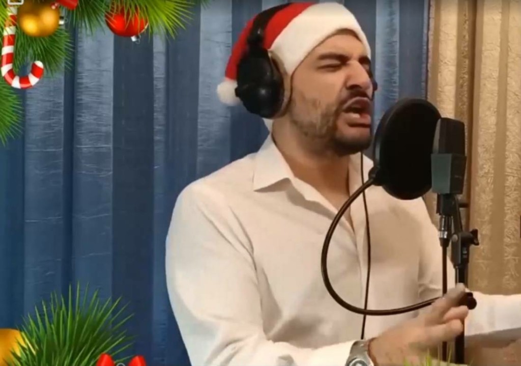 Δεν υπάρχει! Ακούστε τα κάλαντα της Πρωτοχρονιάς από… Καρρά, Βοσκόπουλο, Μητροπάνο (vid)