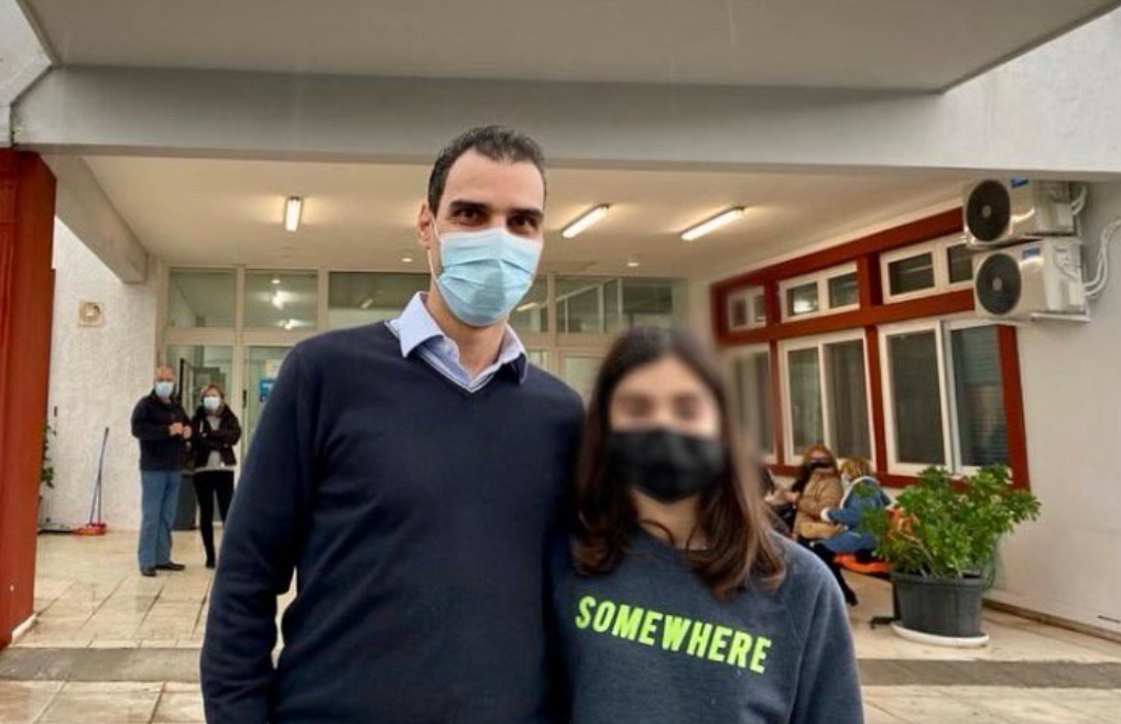 Η κόρη του Μάριου Θεμιστοκλέους εμβολιάστηκε για τον κορονοϊό – Η ανάρτησή του