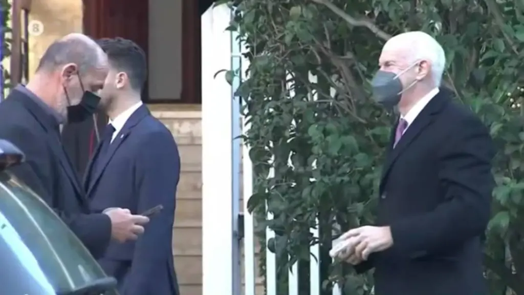 Ο Γιώργος Παπανδρέου επισκέφθηκε τον Πάπα Φραγκίσκο (vid)