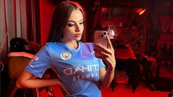 Παίκτης της Μάντσεστερ Σίτι επισκέφθηκε αφέντρα στο “μπουντρούμι” της μετά το 7-0 με τη Λιντς