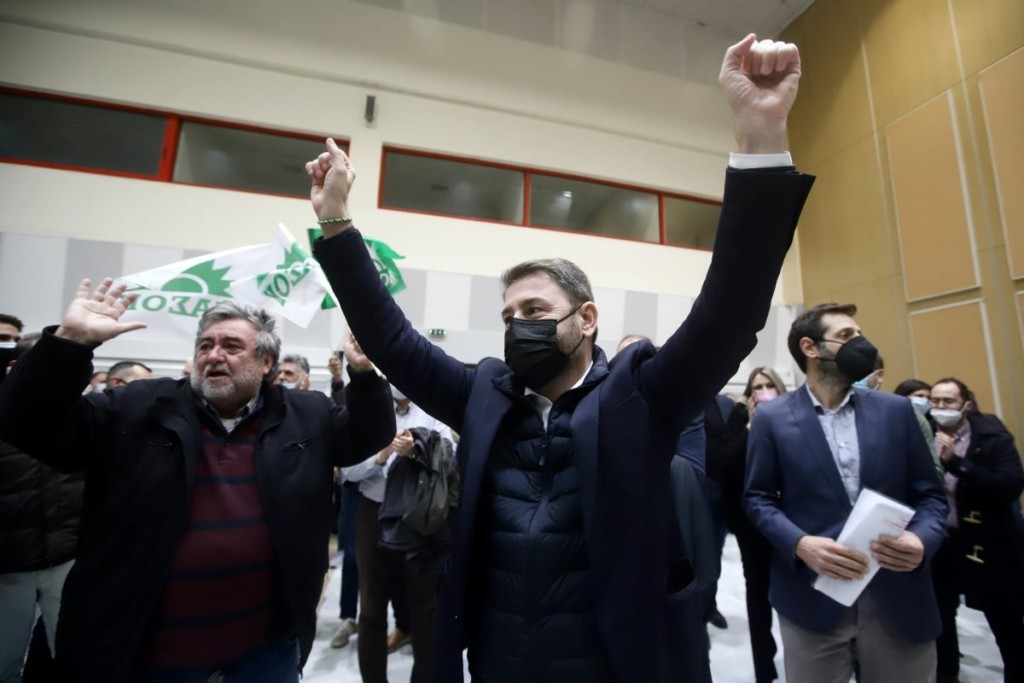 Θρίαμβος Νίκου Ανδρουλάκη στις εκλογές του ΚΙΝΑΛ – 68,01% έναντι 31,99% του Γιώργου Παπανδρέου