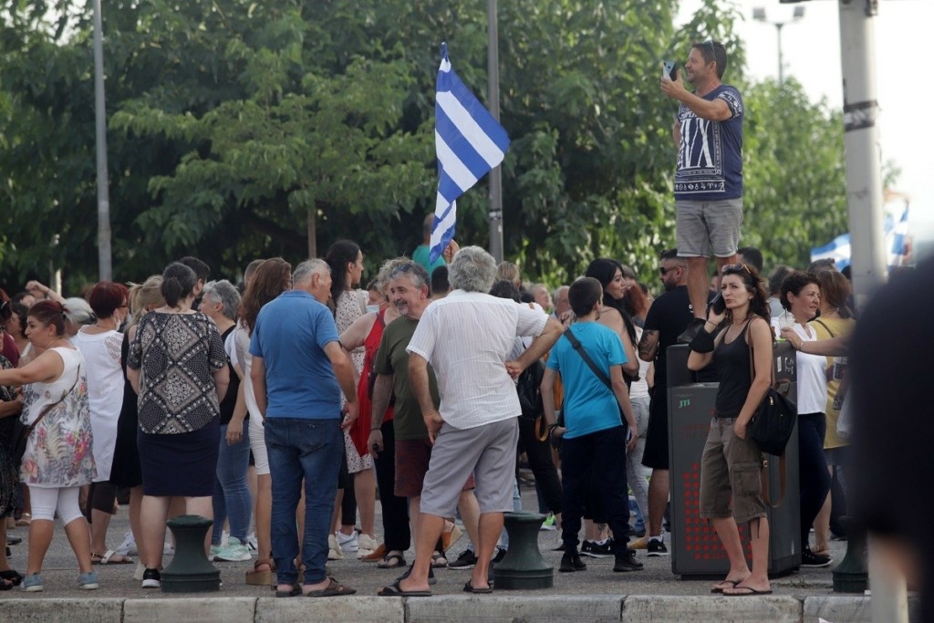 Αρνητές επιτέθηκαν στην αντιπρόεδρο του Πανελλήνιου Ιατρικού Συλλόγου