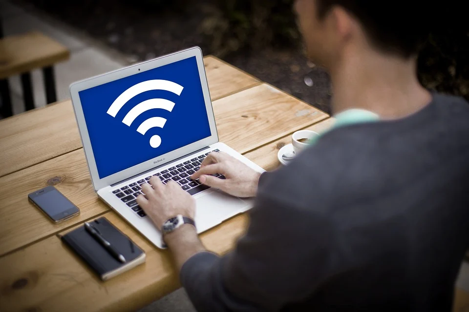 Αυτά είναι τα 11 σημεία της Αθήνας με δωρεάν Wi-fi – Πώς να συνδεθείτε