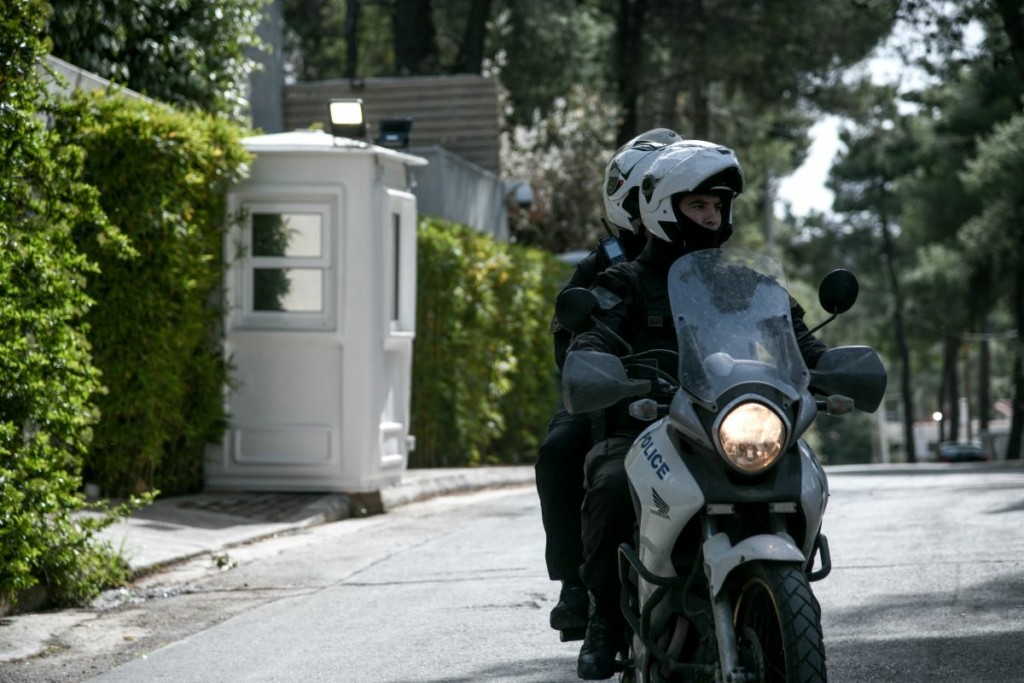 “Γέφυρα ζωής” από αστυνομικούς της ΔΙΑΣ και ΔΕΛΤΑ για τη μεταφορά 5χρονου στη Θεσσαλονίκη