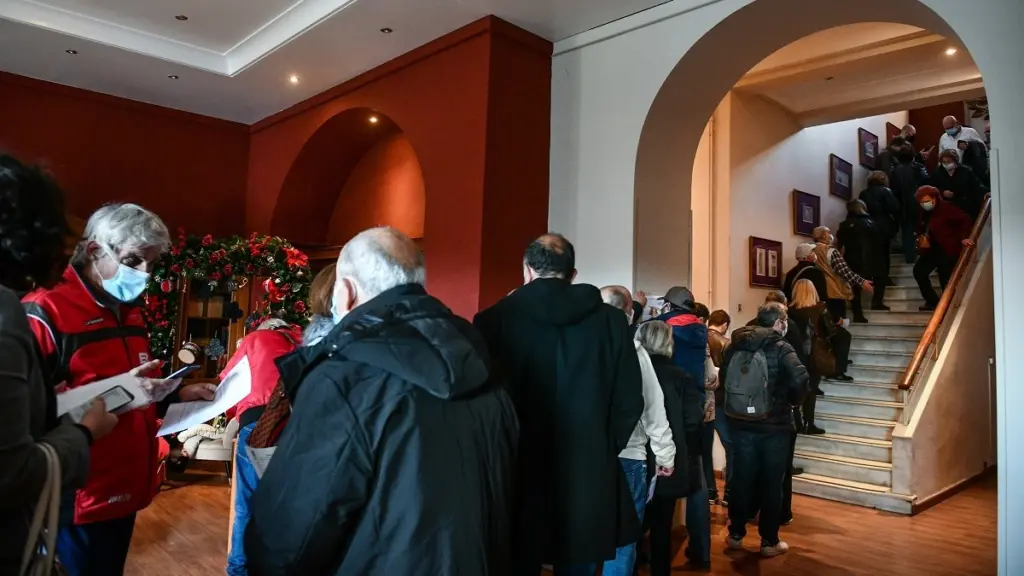 Παράταση μέχρι τις 20:00 για τις εκλογές του ΚΙΝΑΛ – Έχουν ψηφίσει πάνω από 250.000 πολίτες (vids)