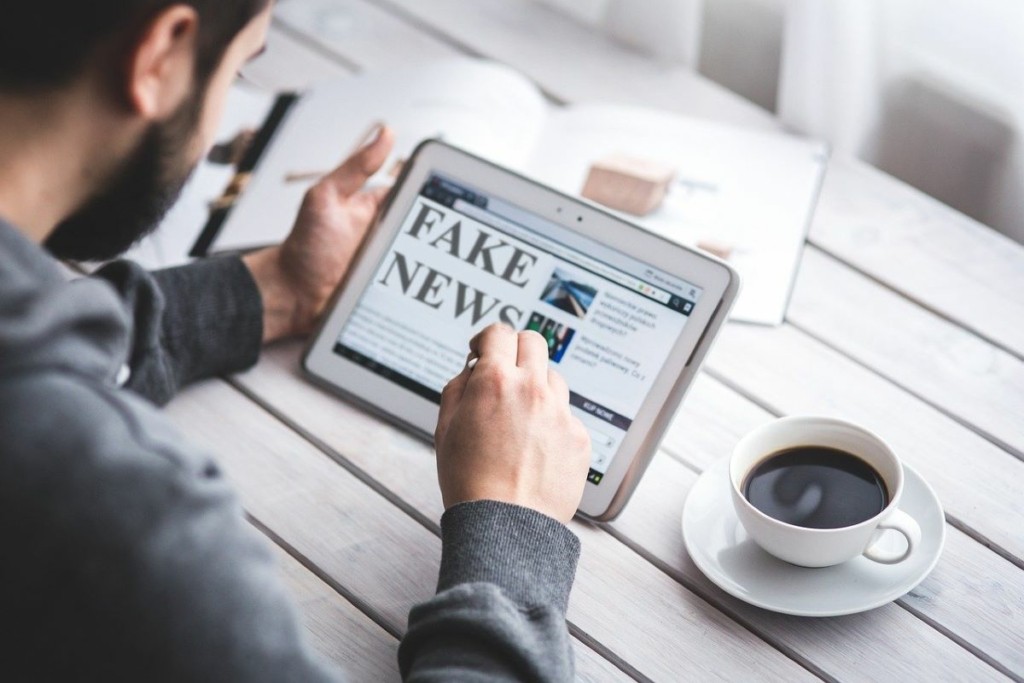 Tα “όπλα” στη μάχη των fake news είναι η εμπιστοσύνη και εκπαίδευση