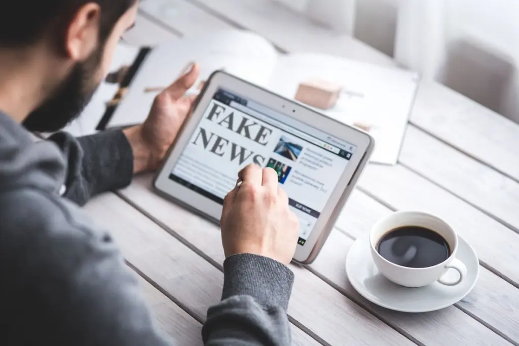 Tα “όπλα” στη μάχη των fake news είναι η εμπιστοσύνη και εκπαίδευση
