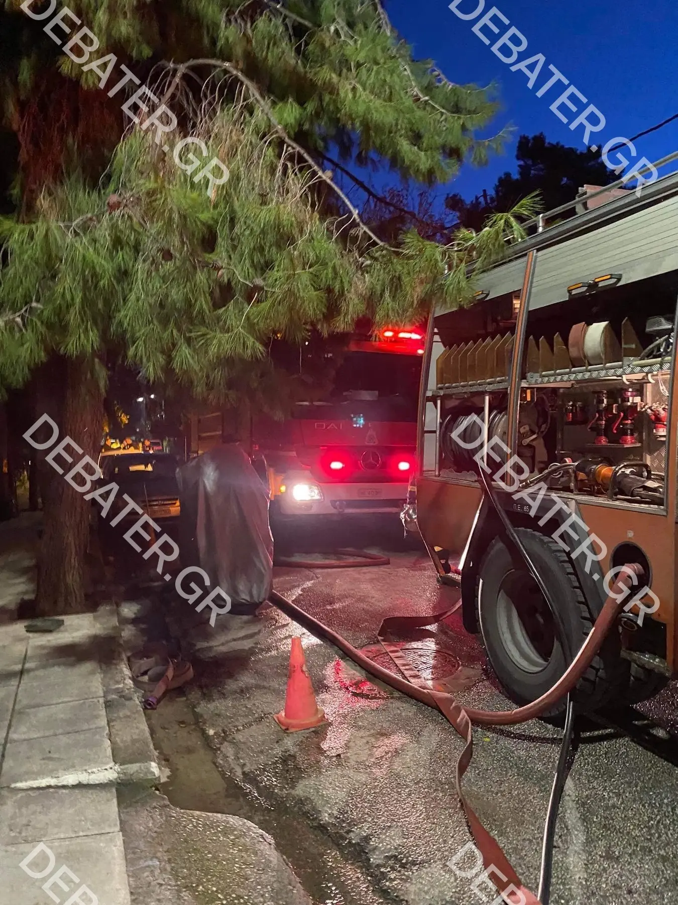 Τραγωδία στο Νέο Ηράκλειο – Ένας νεκρός από φωτιά σε διαμέρισμα (pics&vids)