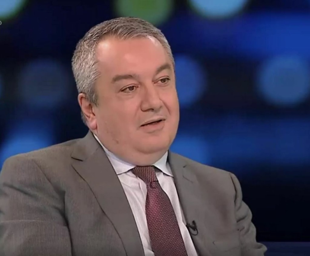 Ανοιχτό το ενδεχόμενο τοπικών lockdown από τον Μόσιαλο – Τι απαντά στην εκκλησία μετά το σάλο για την ανάρτηση του