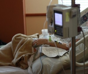 Πώς ο πνευμονιόκοκκος μπορεί να εξελιχθεί σε σοβαρή ασθένεια – Ποιοι κινδυνεύουν περισσότερο