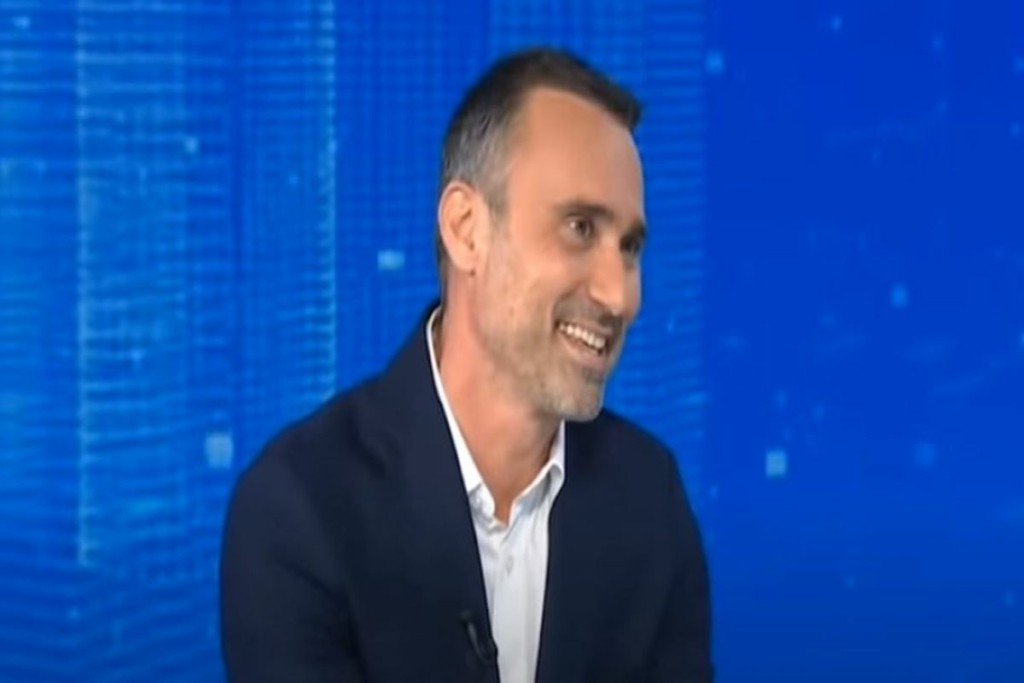 H ερώτηση του Καπουτζίδη στον Κυριάκο Μητσοτάκη – “Γιατί είμαι ο άνθρωπος με τα λιγότερα δικαιώματα σ’ αυτή την αίθουσα”