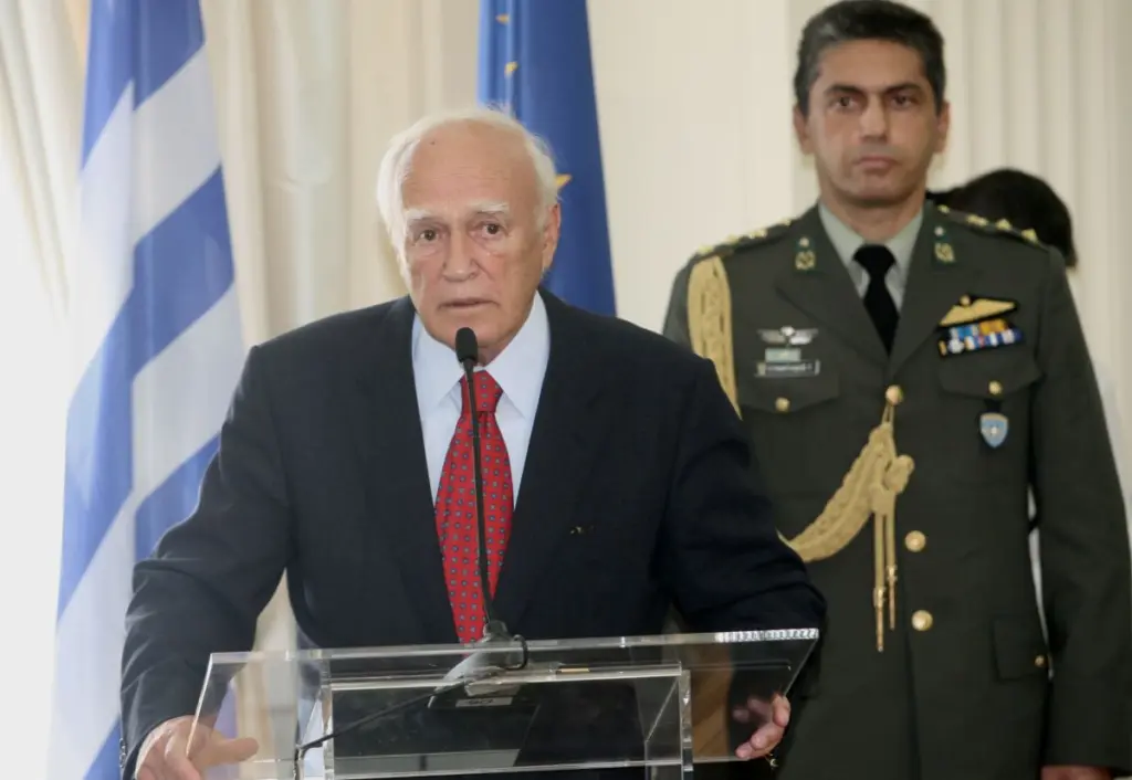 Δήλωση Θεοδωρικάκου για τον Κάρολο Παπούλια – “Ήταν σύμβολο συμφιλίωσης και εθνικής ενότητας”