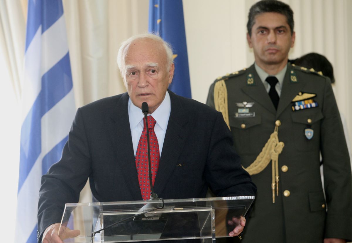 Κάρολος Παπούλιας