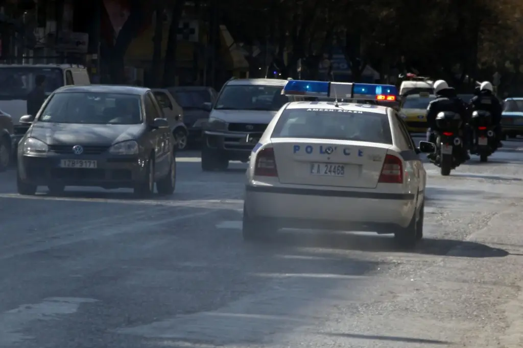 Άγρια καταδίωξη με πυροβολισμούς στο Μενίδι
