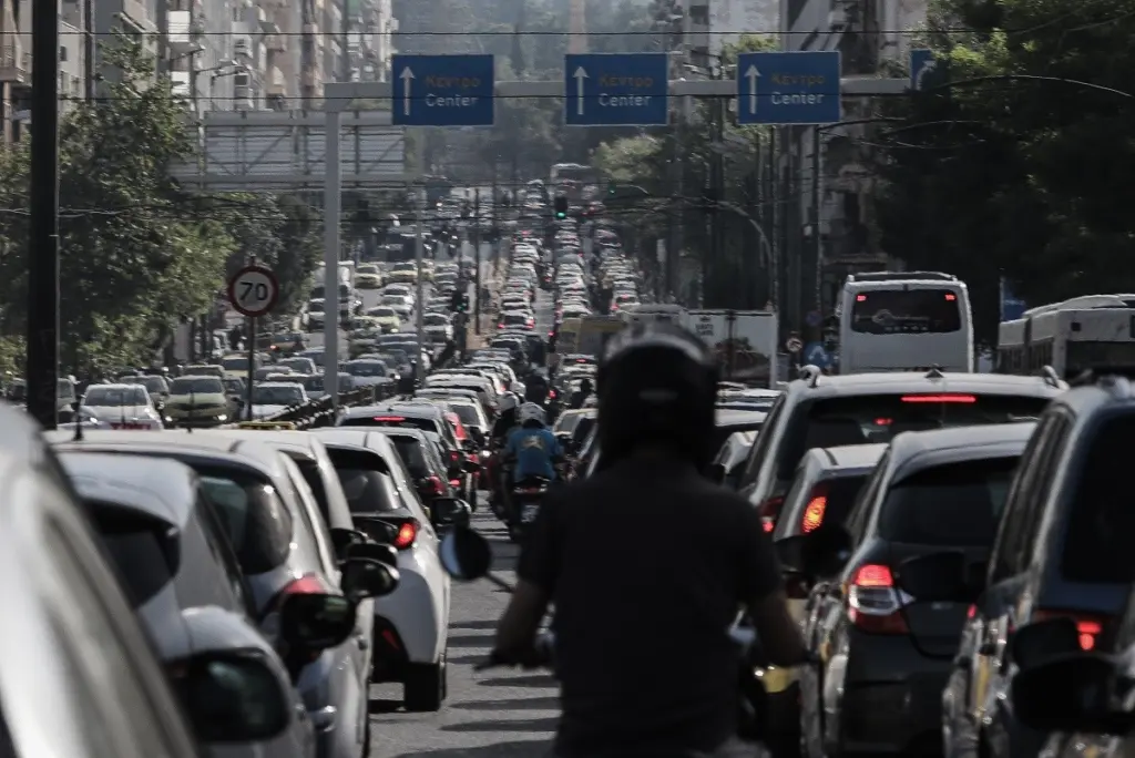Κίνηση ΤΩΡΑ – Απίστευτο μποτιλιάρισμα στη Μεσογείων