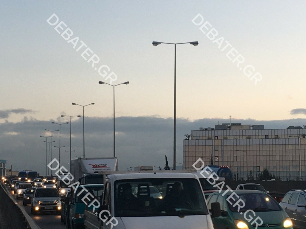 Κίνηση ΤΩΡΑ – Μποτιλιάρισμα για “γερά νεύρα” στον Κηφισό – Που υπάρχει κίνηση στην Αττική