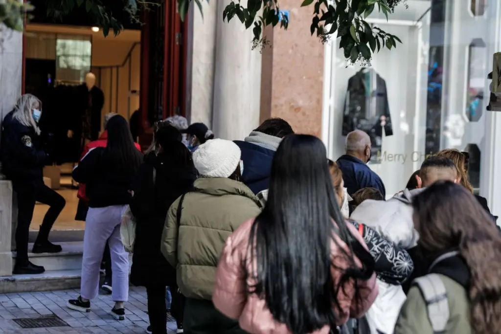 “Κοχλάζει” η Αττική με 3.433 νέες μολύνσεις – 985 νέα κρούσματα καταγράφονται στη Θεσσαλονίκη