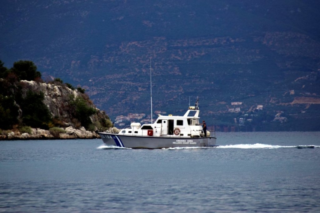 Δύο οι νεκροί από το ναυάγιο με πρόσφυγες ανοιχτά της Φολέγανδρου – Τουλάχιστον 20 αγνοούμενοι