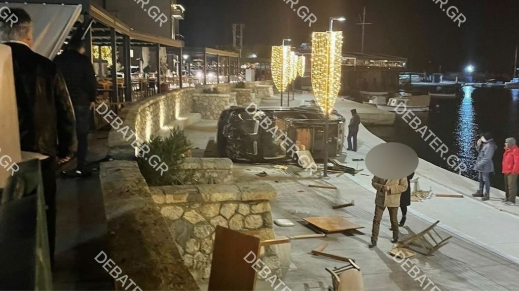 Τροχαίο ατύχημα στο Μικρολίμανο – Αυτοκίνητο κατέληξε πλάγια δίπλα στη θάλασσα