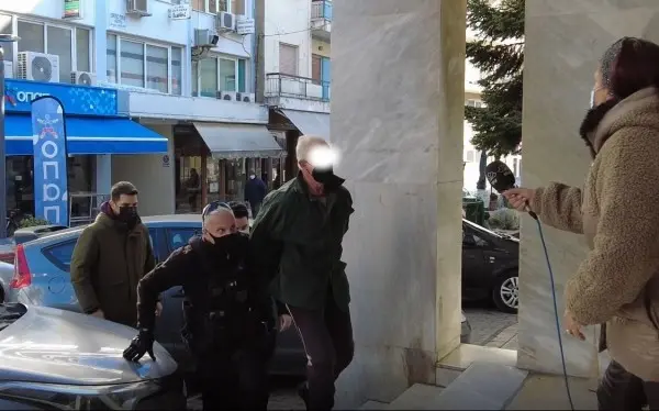 Σοκάρουν τα νέα στοιχεία για τον μητροκτόνο των Γρεβενών – Τη βίασε πριν την πνίξει με τα χέρια του (vids)