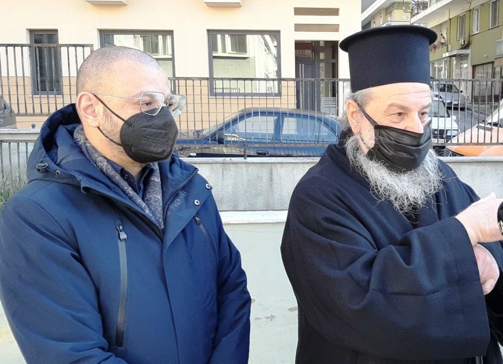 Μηνύσεις από τον Μητροπολίτη Δράμας κατά αντιεμβολιαστών για εξύβριση και διασπορά fake news