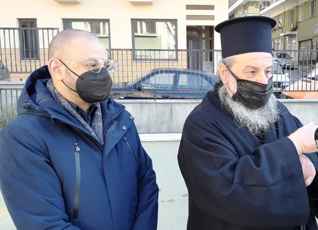 Μηνύσεις από τον Μητροπολίτη Δράμας κατά αντιεμβολιαστών για εξύβριση και διασπορά fake news
