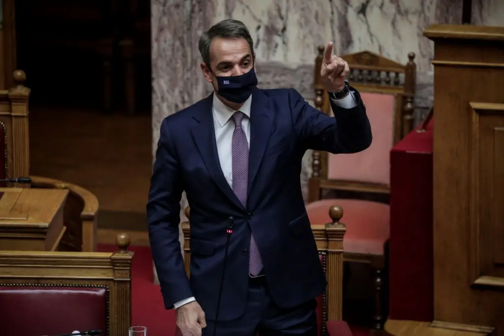 Επεισόδιο με Πολάκη στη δευτερολογία Μητσοτάκη – “Διώξτε τον και μετά συζητάμε”