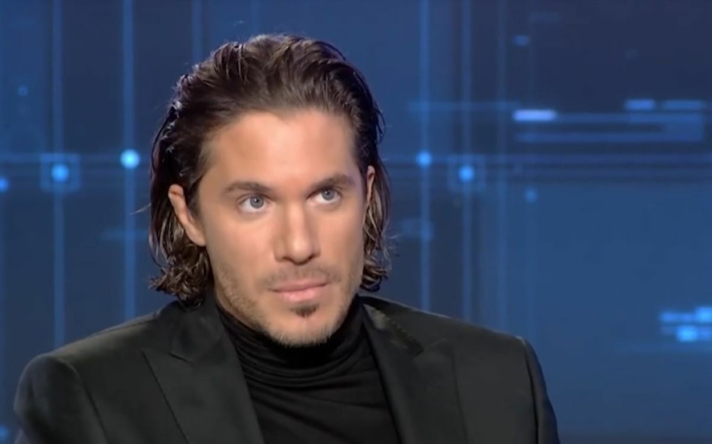 Ο Νίκος Οικονομόπουλος αποκαλύπτει για την περιπέτεια του με τον κορονοϊό – Τι συνέβη με το εμβόλιο (vid)