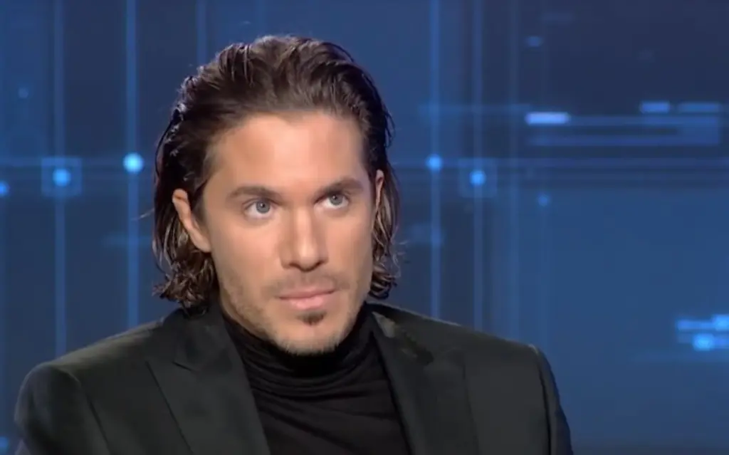 Ο Νίκος Οικονομόπουλος αποκαλύπτει για την περιπέτεια του με τον κορονοϊό – Τι συνέβη με το εμβόλιο (vid)