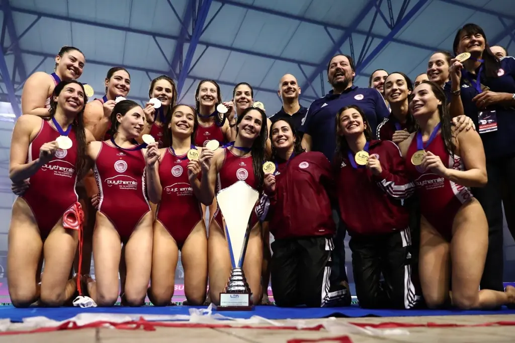 Στην κορυφή της Ευρώπης τα κορίτσια του Ολυμπιακού – Κατέκτησαν το Σούπερ Καπ