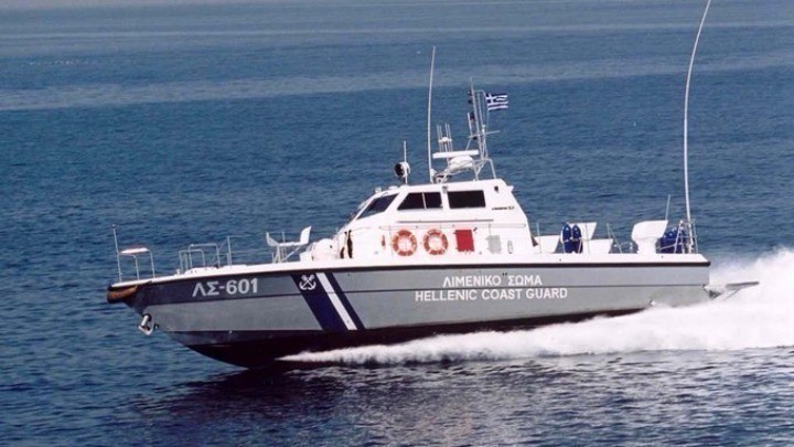 Στους 17 οι νεκροί του ναυαγίου της Πάρου – Οι αρχές εντόπισαν ένα ακόμη πτώμα μετανάστη (vid)