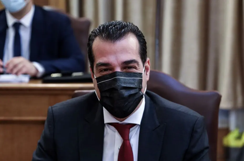 Προσλήψεις 4.000 νοσηλευτών και 910 γιατρών ανακοίνωσε ο Πλεύρης – “Είμαστε στην κορύφωση του 4ου κύματος”