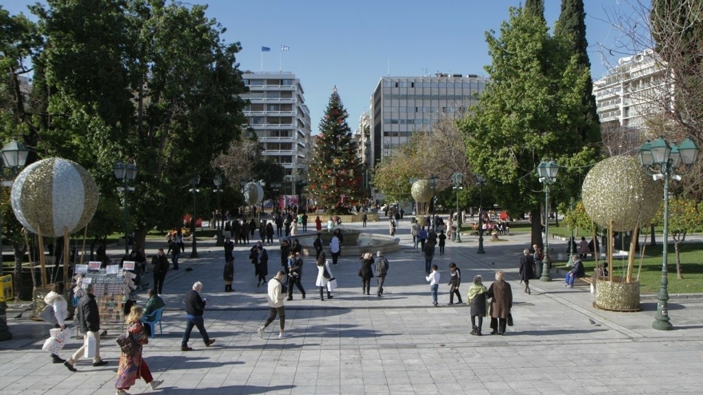 Στα 5.523 τα νέα κρούσματα την Πέμπτη – Μειώθηκαν οι διασωληνώμενοι