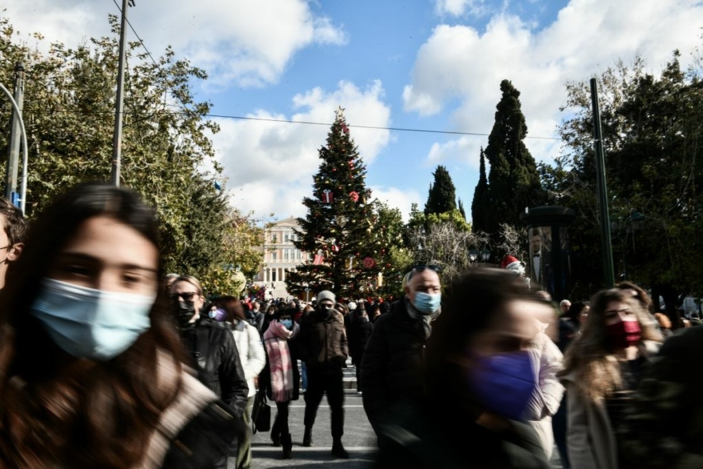 Η “επέλαση” της Όμικρον με  104.968 κρούσματα σε τρεις ημέρες τετραπλασίασε τα PCR – Ανησυχία στους ειδικούς (vids)