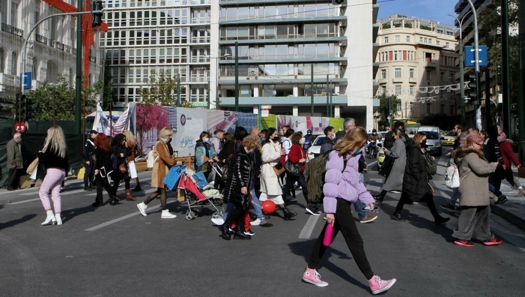 Τρία τα κρούσματα της μετάλλαξης Όμικρον στην Ελλάδα – Εξακολουθεί να “σαρώνει” η Δέλτα