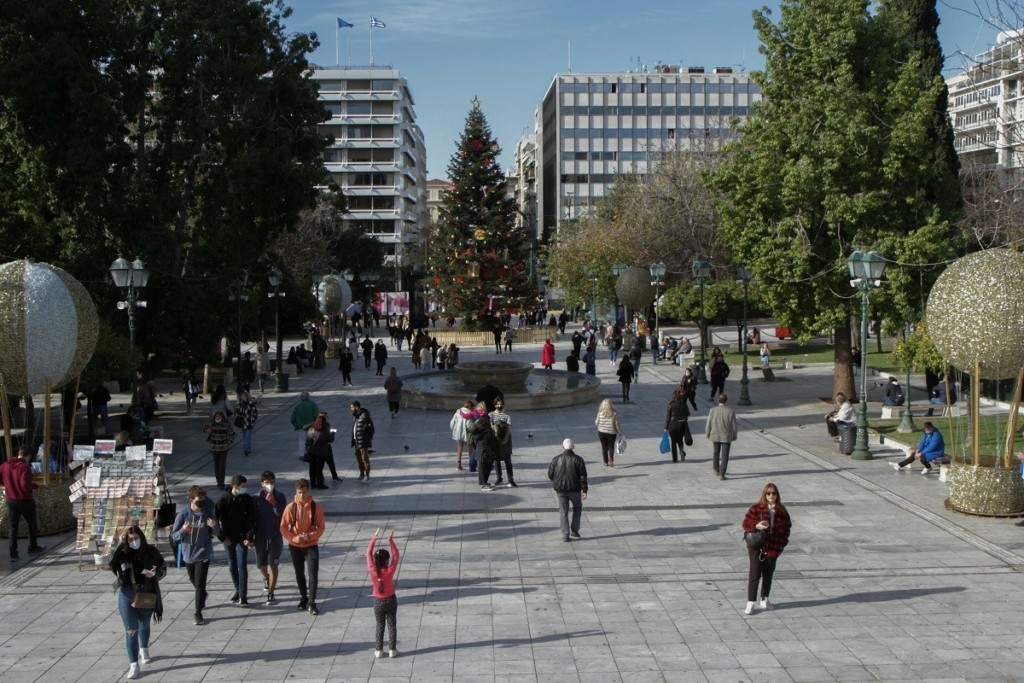 Σχεδόν τα μισά κρούσματα σε Αττική και Θεσσαλονίκη – Ακόμα τέσσερις περιοχές “τριψήφιες”