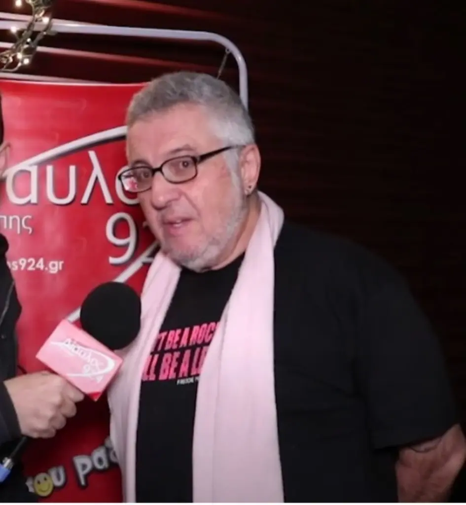 “Καταπέλτης” στενός συνεργάτης του Στάθη Παναγιωτόπουλου – “Μπορεί και να το διασκεδάζει όλο αυτό” (vid)