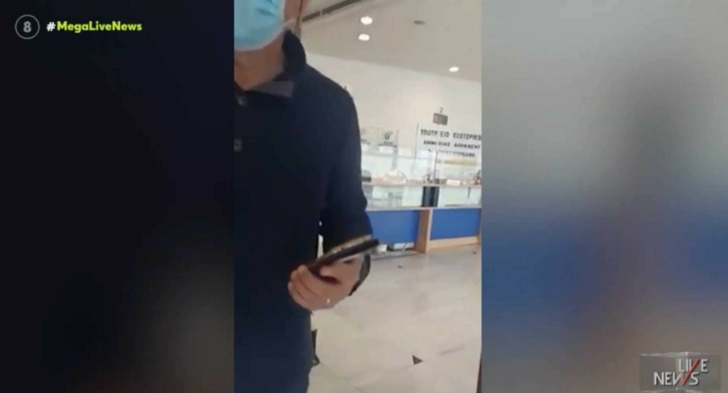“Έφοδος” από θεματοφύλακα του Συντάγματος σε ΚΕΠ στη Θεσσαλονίκη – Εκφόβιζε και παρενοχλούσε (vid)