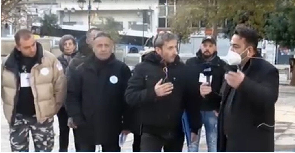 Τι λέει ο… “συνταγματάρχης” της ομάδας “Θεματοφύλακες του Συντάγματος” για τα αδιανόητα περιστατικά και την οπλοχρησία