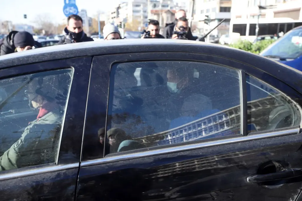 Στο μικροσκόπιο των αρχών ο υπολογιστής και το κινητό του Στάθη Παναγιωτόπουλου – Χριστούγεννα στο κρατητήριο για τον παρουσιαστή