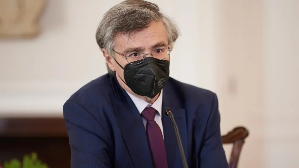 Ποιος είναι ο άνθρωπος που παρέλαβε τη μελέτη Τσιόδρα – Λύτρα (vid)