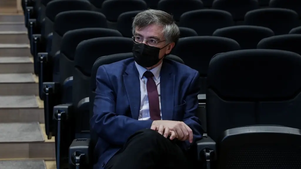 Ατύχημα για τον καθηγητή Σωτήρη Τσιόδρα – Κατέληξε στο ΚΑΤ